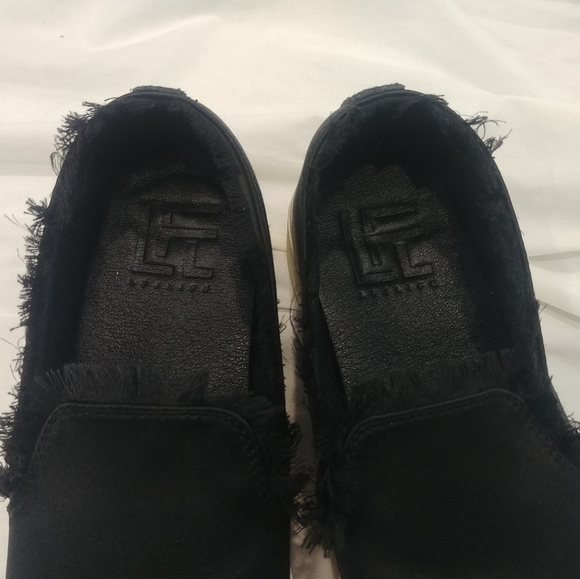 LFL Sneakers Slip On Loafers Black Satin Fringe Raw Hem Memory Foam 8 Kaitlyn - Picture 5 of 11